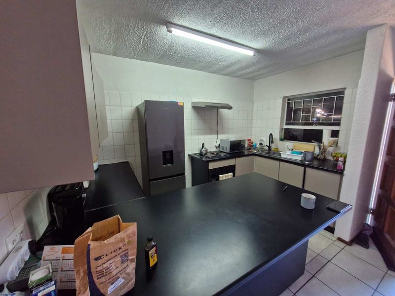 2 Bedroom Townhouse for rent in Silverton. - Photo 8