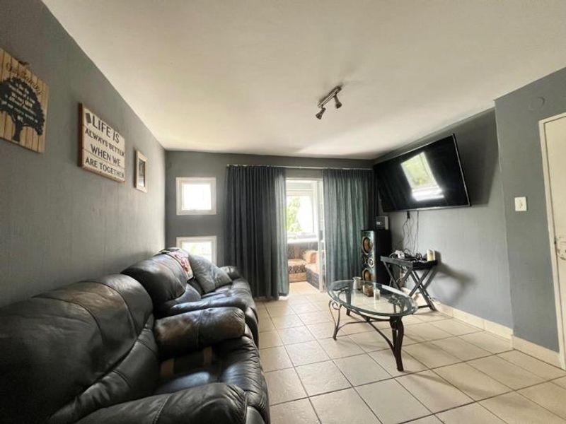 Well-Located Verwoerdpark Living With Everyday Ease - Photo 4