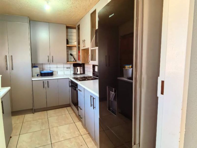 3 BEDROOM HOUSE FOR SALE EXIT 2 **SOLE MANDATE** - Photo 7