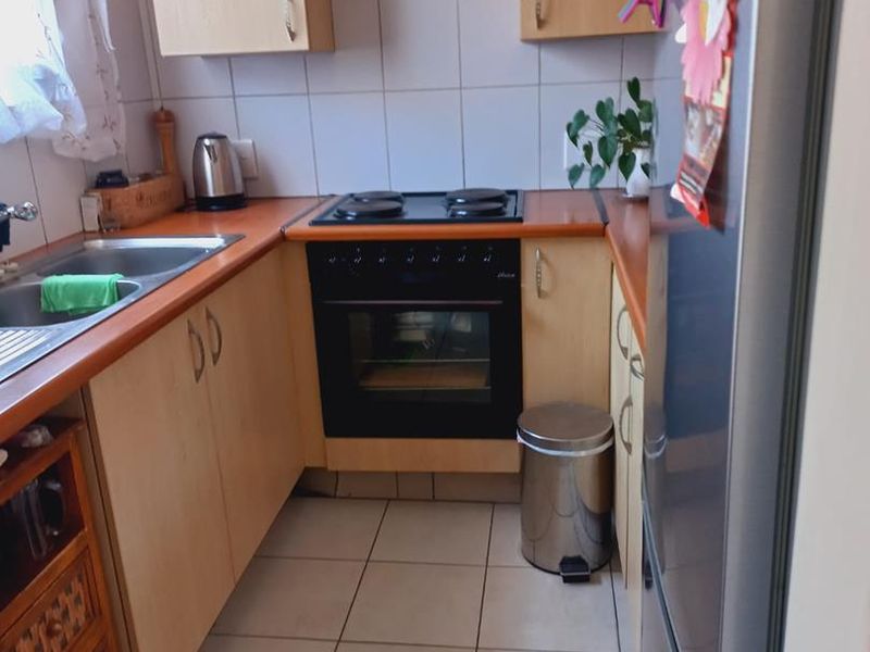 Modern 1-Bedroom Apartment for Sale in Willow Acres Estate - Photo 6