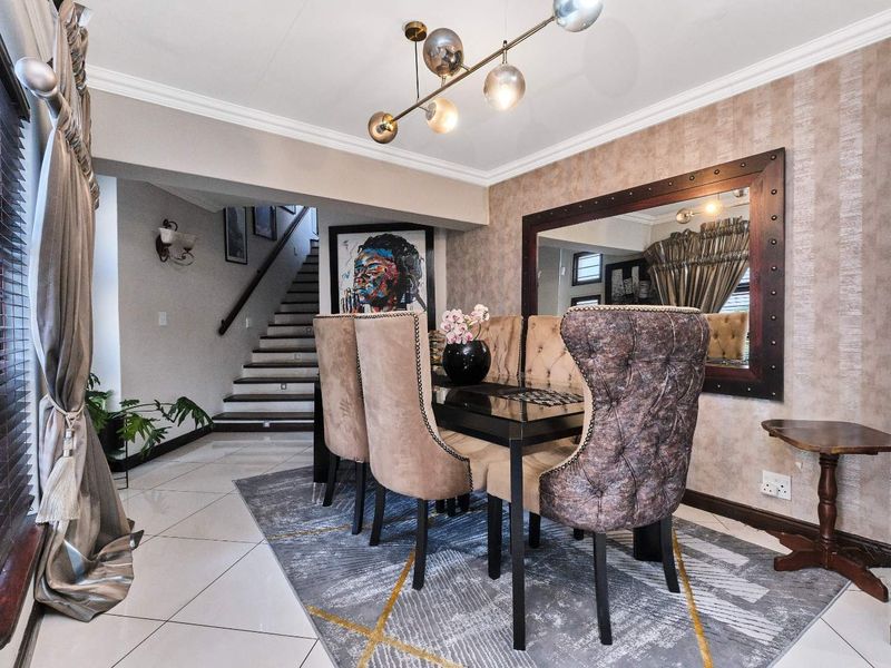 A Home That Has It All, Comfort, Style & Sustainability - Photo 6