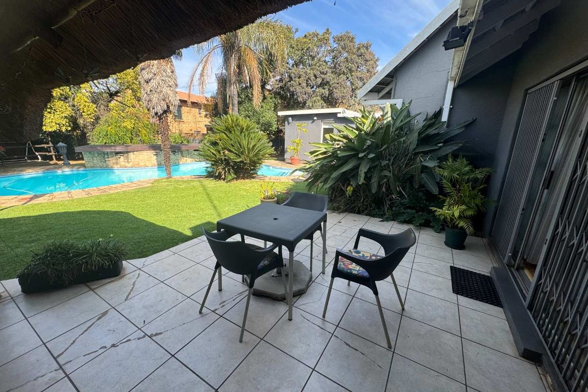 Large Family Home for Sale in Randhart - Photo 3