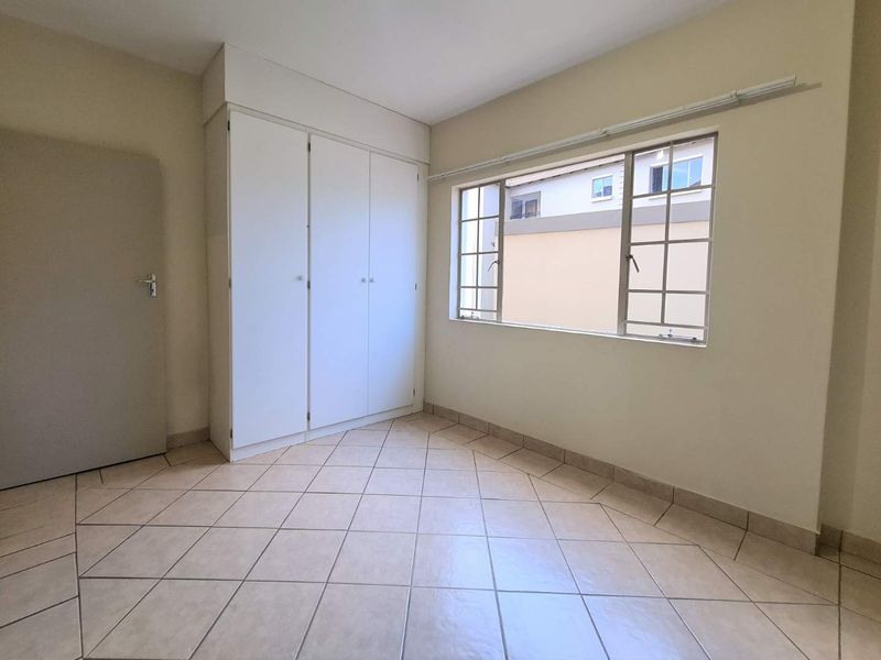 Loadshedding-Free Area – A Perfect Lock-Up and Go! - Photo 9