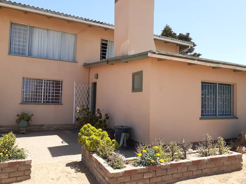 HOUSE WITH FLATLET FOR SALE IN HENTIES BAY - NAMIBIA - Photo 7