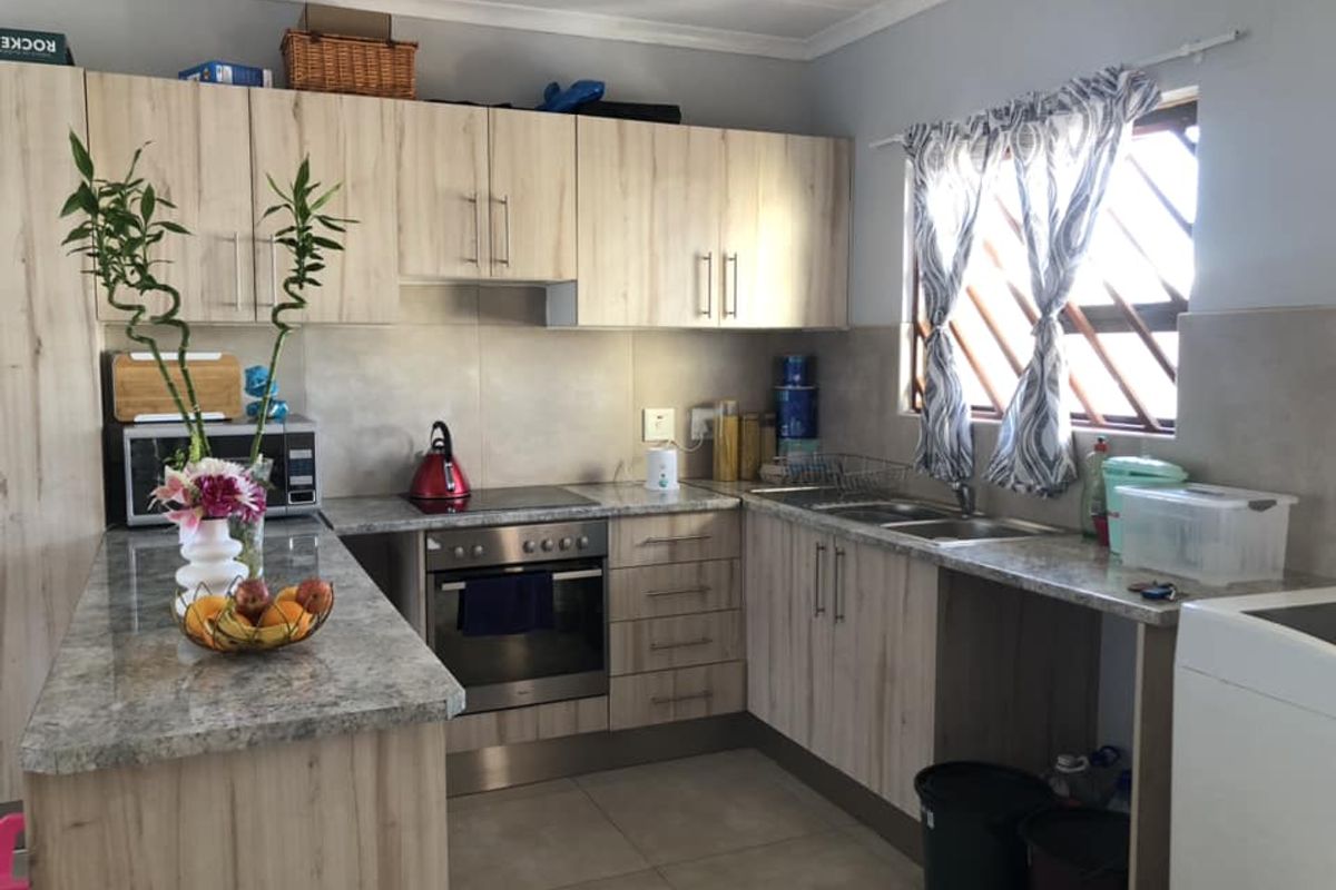 2 Bedroom Townhouse For Sale in Rocky Crest - Photo 4