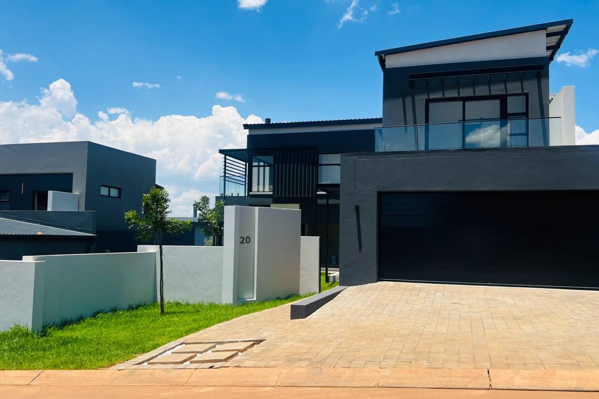 Newly Built- Ready to Move in - Family 3 bedroom home - Photo 5