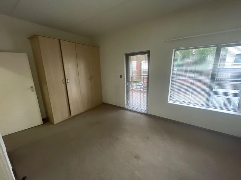 UNFURNISHED TWO BEDROOMS BALCONY - Photo 10