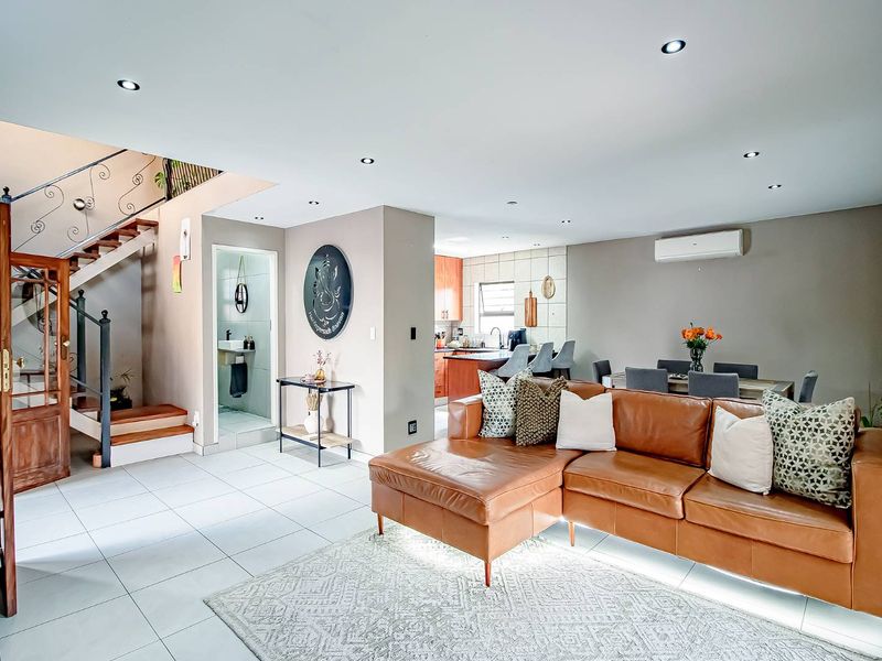 Fabulous Family Home in a Quiet Cul-de-Sac – Move-In Ready! - Photo 5