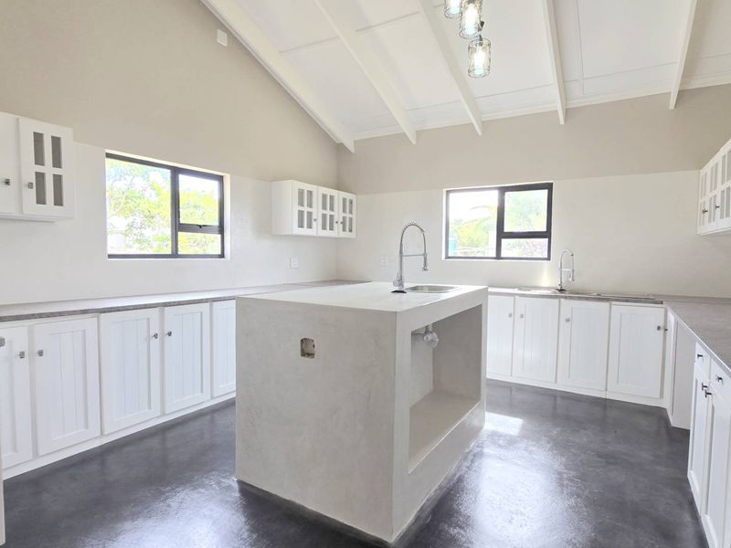 Charming Brand New Family Home in Albertinia - Photo 8