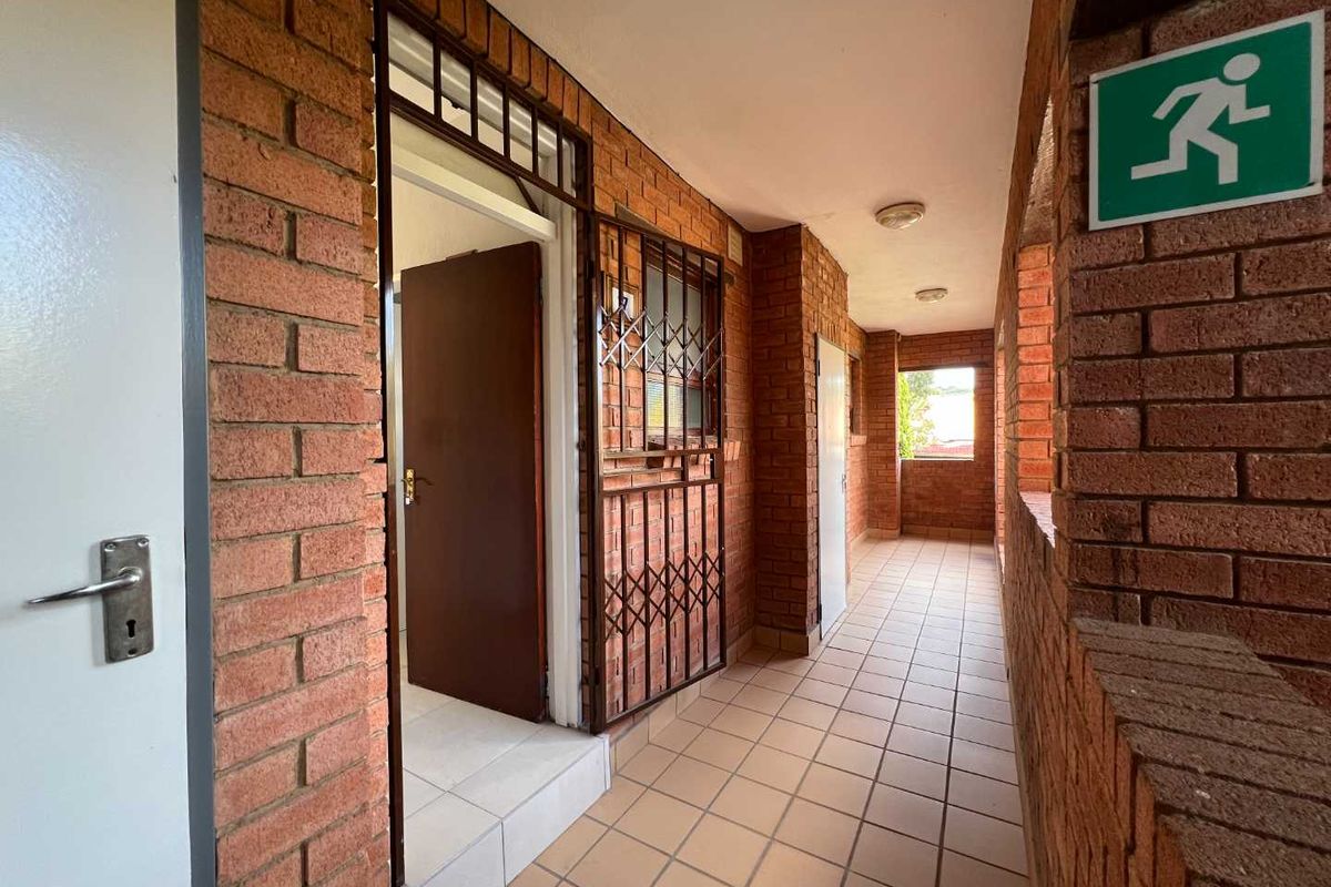 Move in Ready. - Photo 3