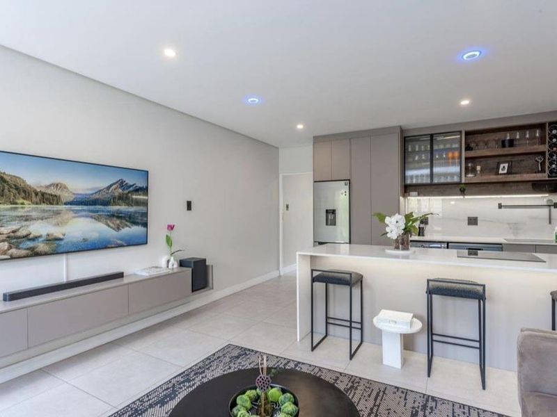 A MAGNIFICENT ONE BEDROOM FURNISHED APARTMENT - Photo 6