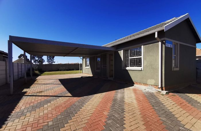 Property #2428406, House Rental Monthly in Leopard's Rest Security Estate
