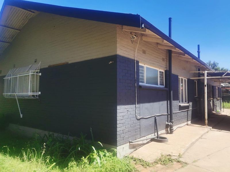 3 Bedroom House For Sale in Vanderbijlpark CE 1 - Photo 3