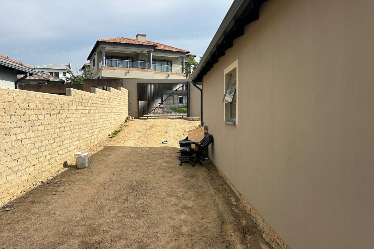 Riverside View R 980 000 3 Beds , 1 Bath - Photo 5