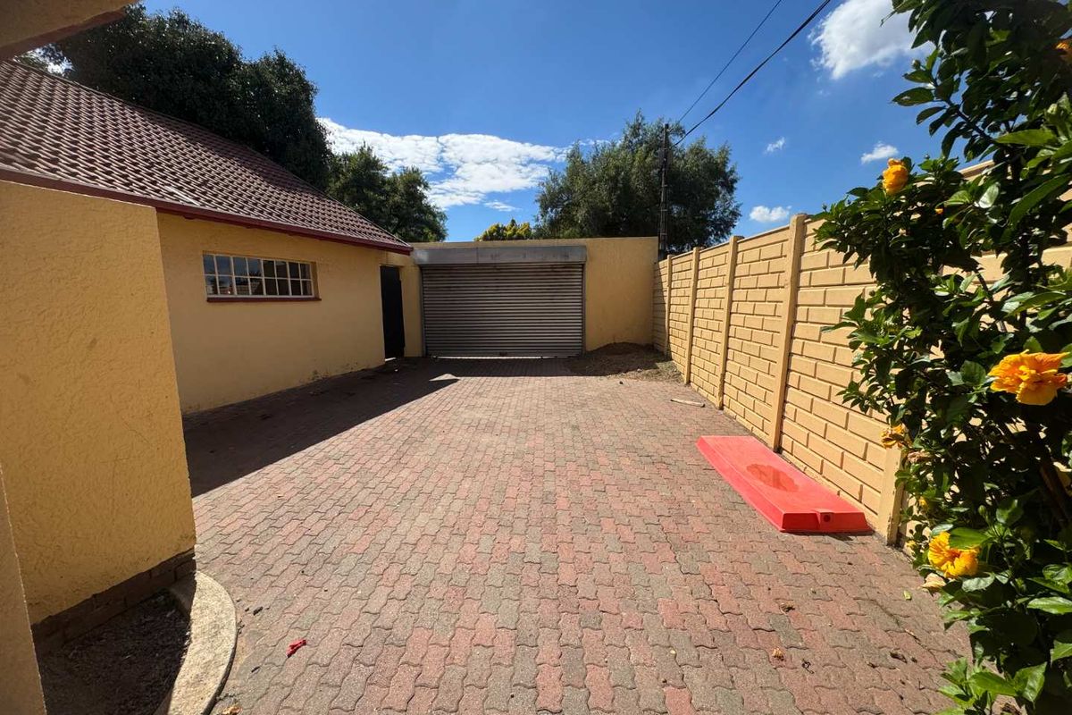 Large Family Home with 2 bedroom flat - Photo 3