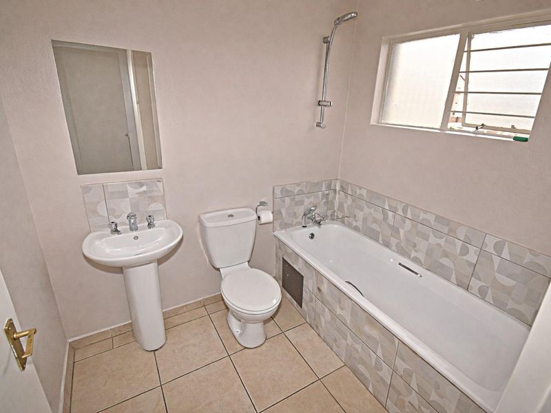 "Peaceful Living: 3-Bed Home in a Secure Complex" - Photo 9