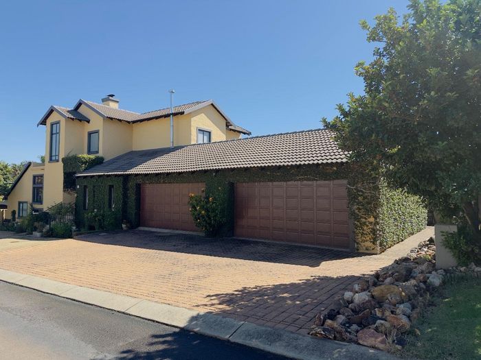 Property #2494074, House For Sale in Blue Valley