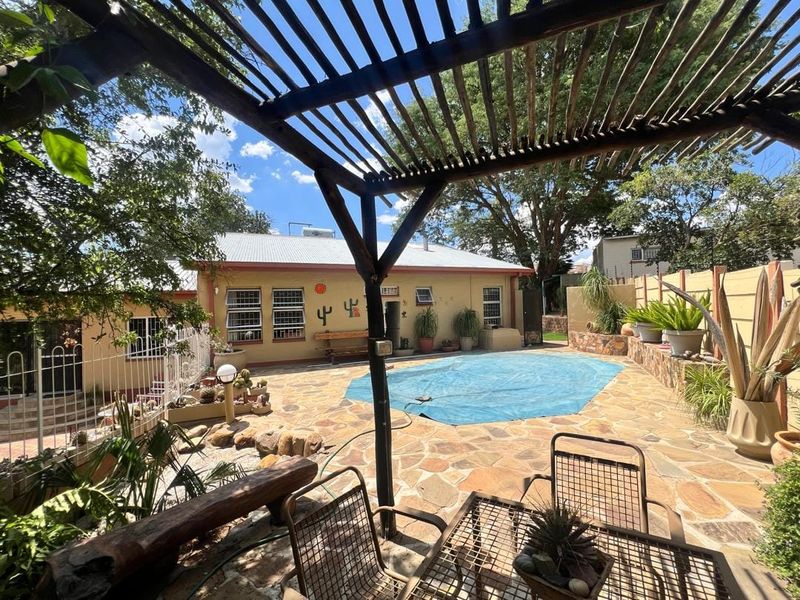3 Bedroom House For Sale in Pionierspark Ext 1 - Photo 2