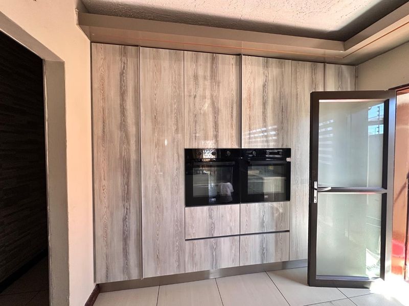 Neat Spacious - Photo 2