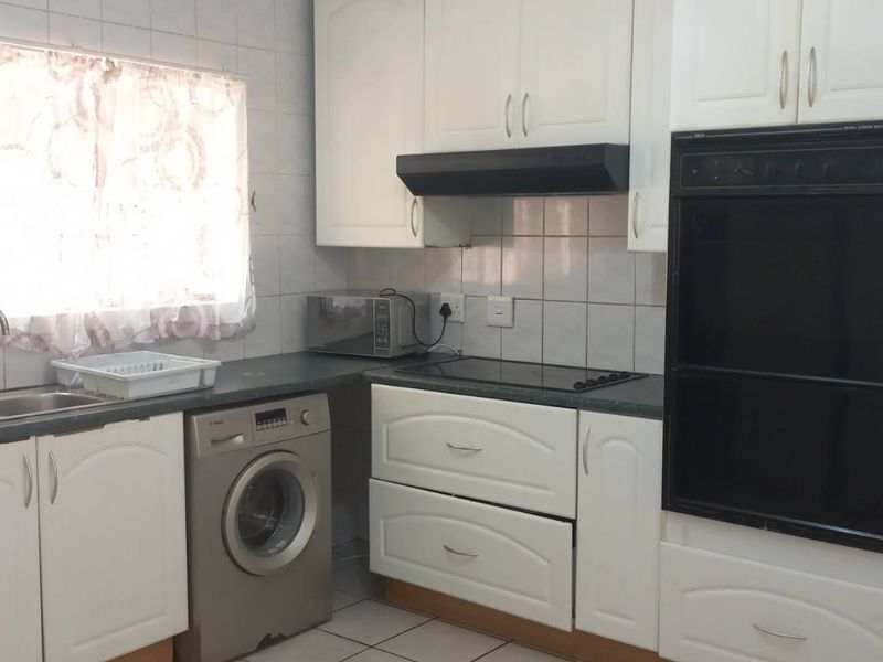 Call this 4 bedroom house your home! - Photo 6