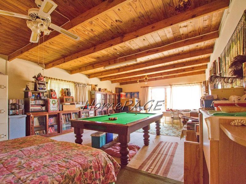 Ext 2, Henties Bay:  Enormous Home is for Sale - Photo 6