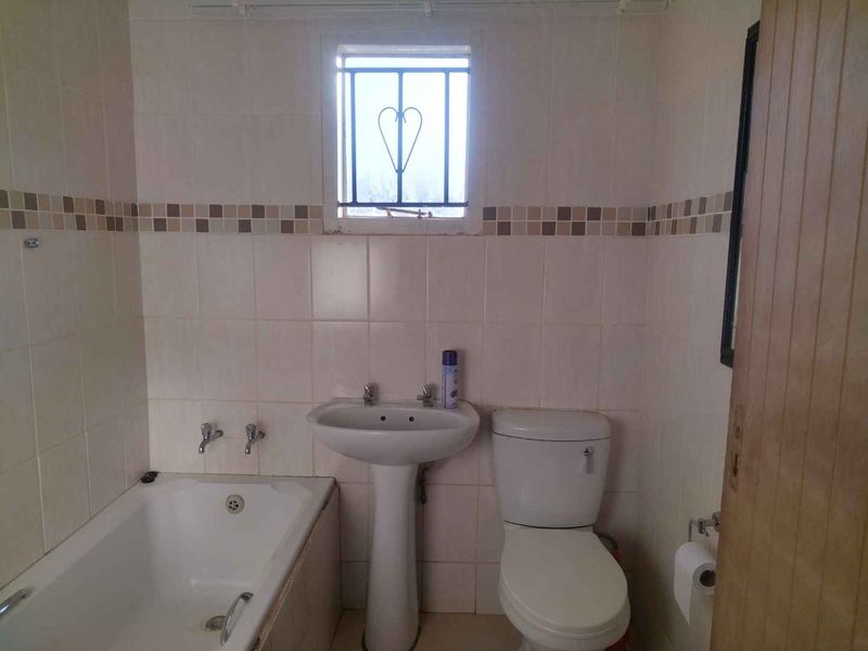 Stunning RDP house to rent in Soshanguve South - Photo 9