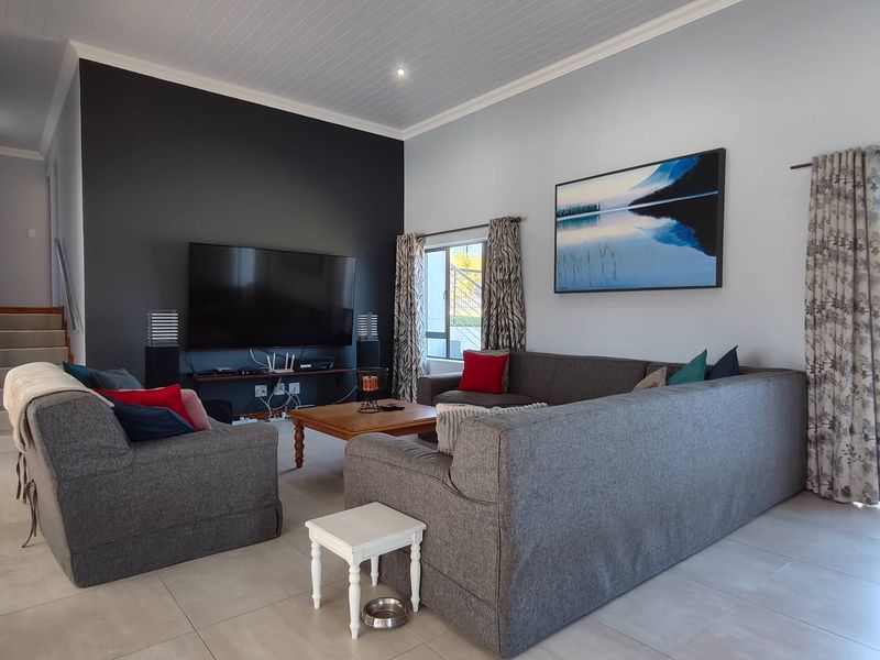 Architectural Marvel in Wildlife Development on the Garden Route - Photo 7