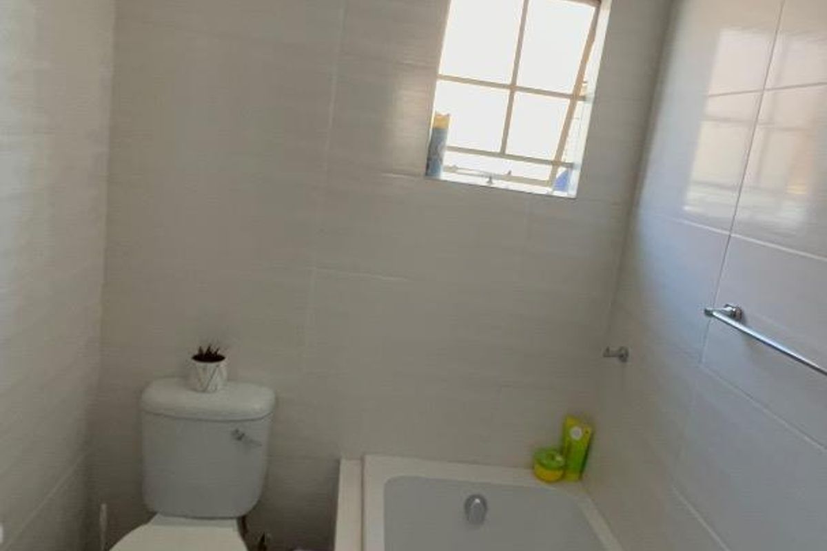 Modern & Secure 3-Bedroom Family Home in Sky City / Palm Ridge - Photo 4