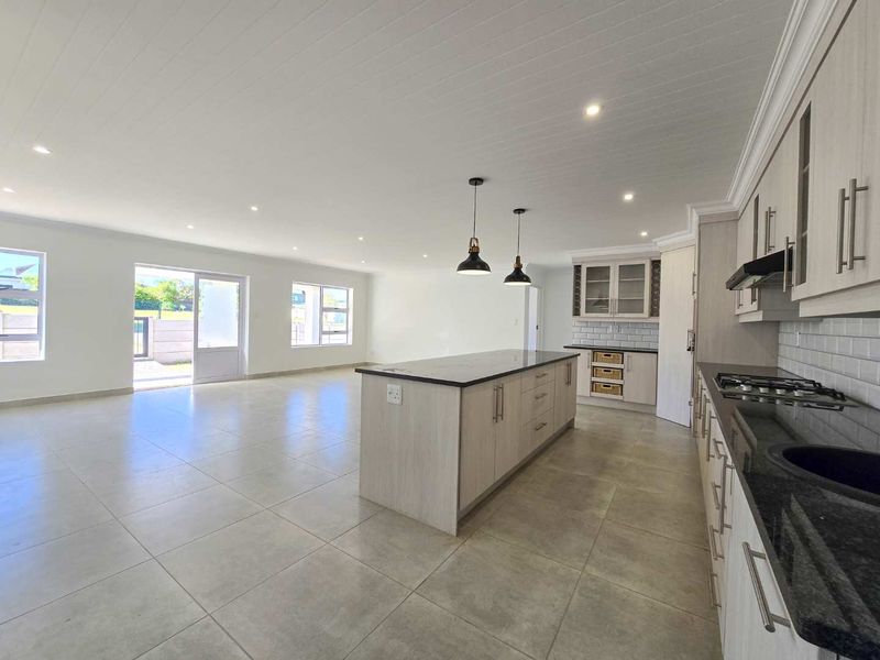 Newly built - Modern family home for sale in Stilbaai-Wes. - Photo 7