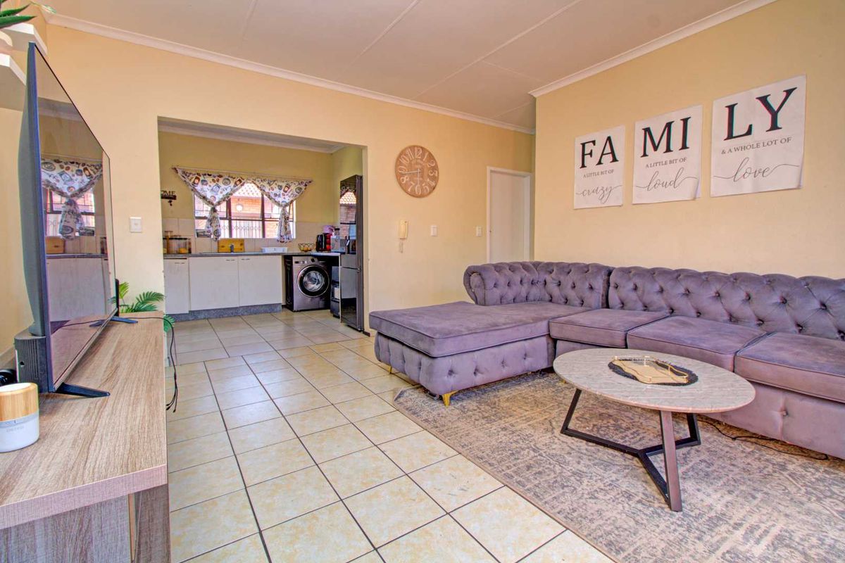 Seamless Living: Perfect Apartment in Top Location! - Photo 2