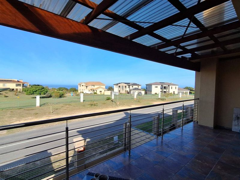 Charming 3 Bedroom Townhouse with Scenic Views for Sale Opposite Mossel Bay Golf Estate - Photo 6