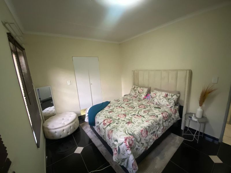 Lock-Up-And-Go 2 Bed 2 Bath in  Groblerpark - Photo 7