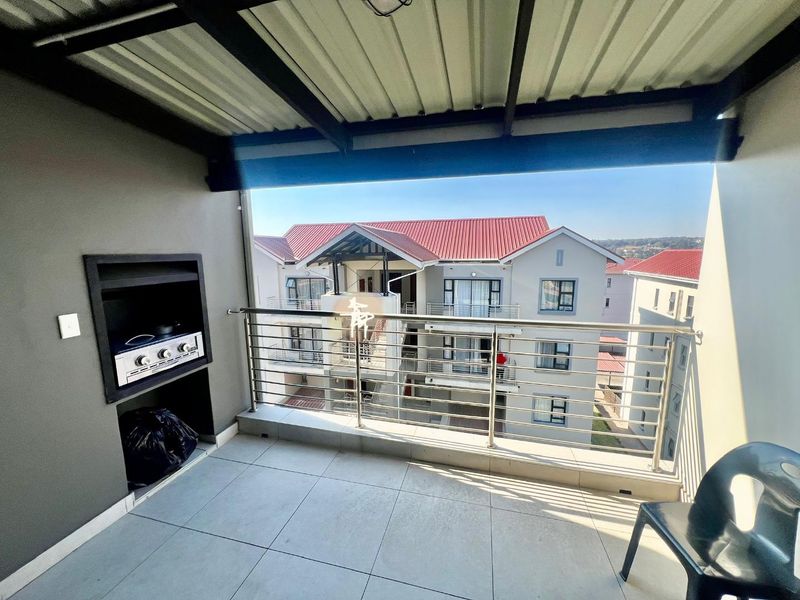 Modern Elegance: 1-Bedroom Gem with Balcony & Braai - Photo 10