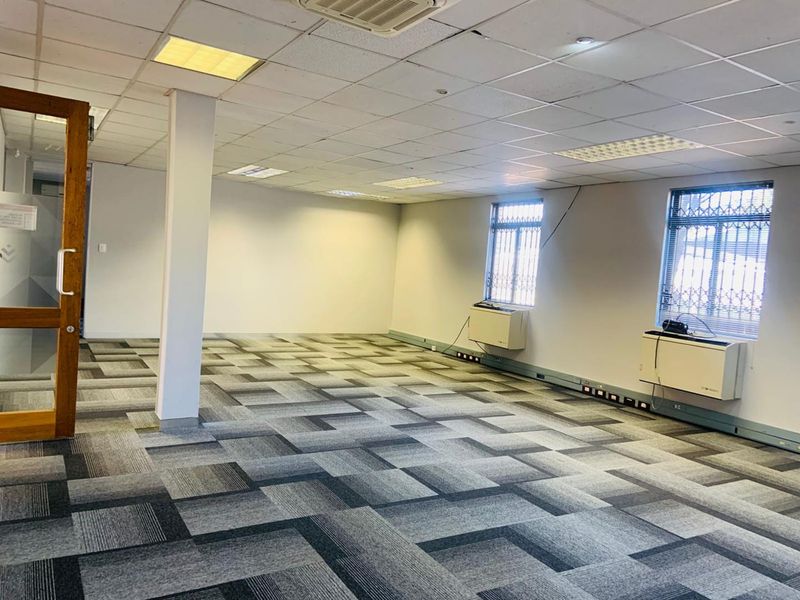 **Beautiful Office Space Available for Rent** - Photo 3