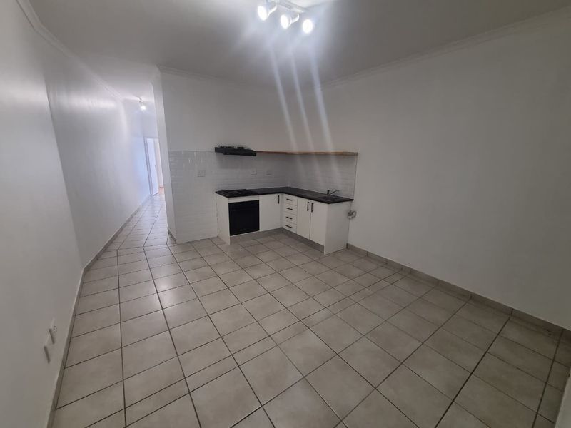 Newly Renovated Unfurnished 2 Bedroom Apartment To Rent in Observatory - Photo 9