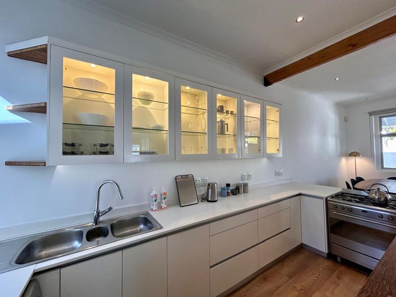 Elegant Victorian Luxury 2 bedroom/2,5 bathroom furnished cottage, Sea Point - Photo 3