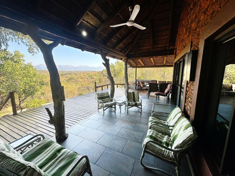 Beautifully Renovated Home with Spacious Patio and Guest Cottage - Photo 2