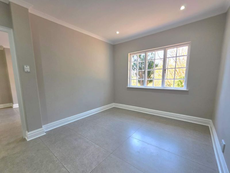 Fully Renovated, Modern Home in Exclusive Complex of only 3 Units, in the Heart of Kloof! - Photo 7