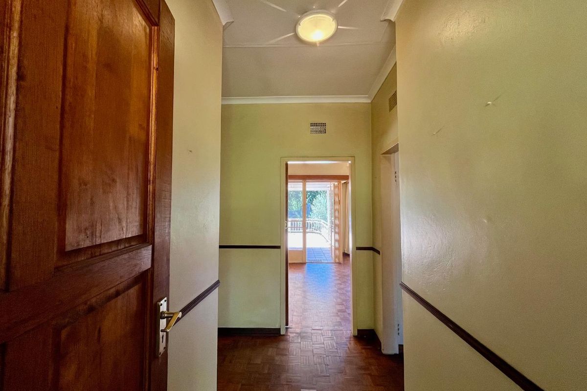 Spacious Family Home with Large Granny Flat for Sale in Villieria – Priced to Sell! - Photo 4