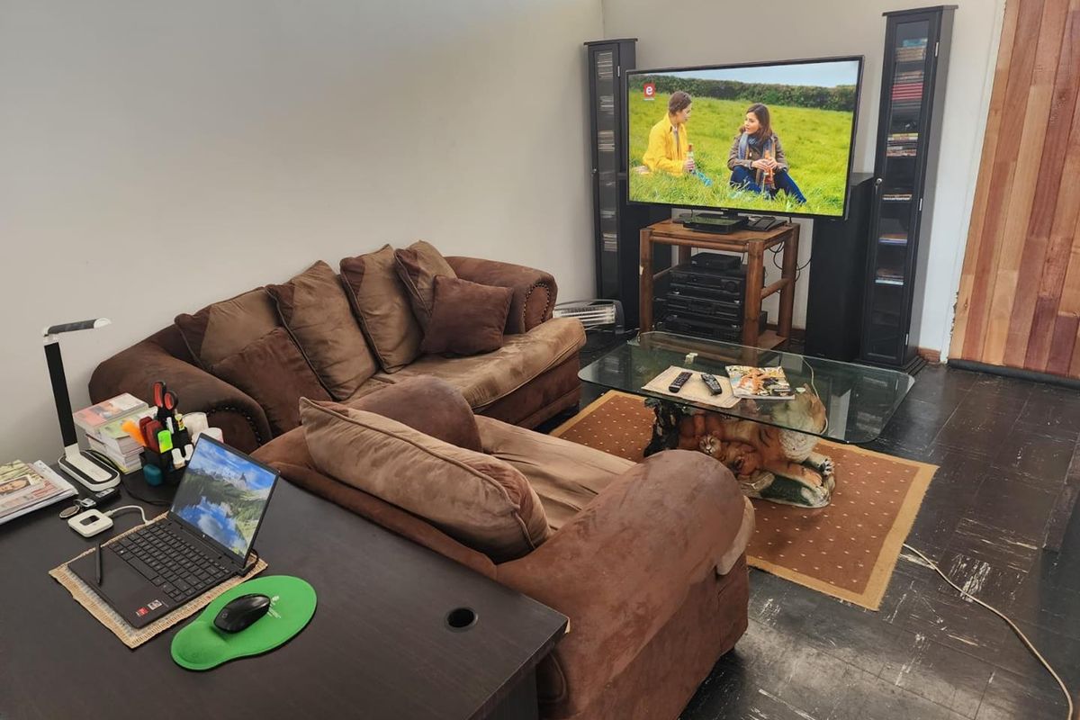 Delightful Sunnyside apartment - don't miss out - Photo 3