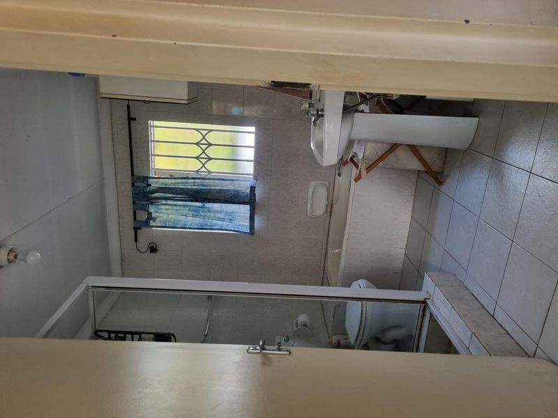 Lovely Townhouse for Sale in Sonneglans Randburg - Photo 10