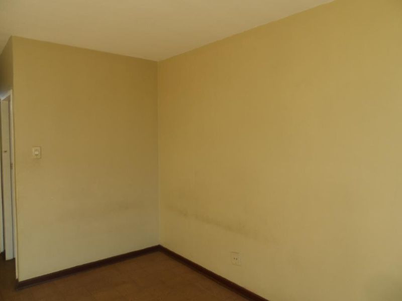 BACHELOR FLAT TO RENT IN ARCADIA - Photo 7