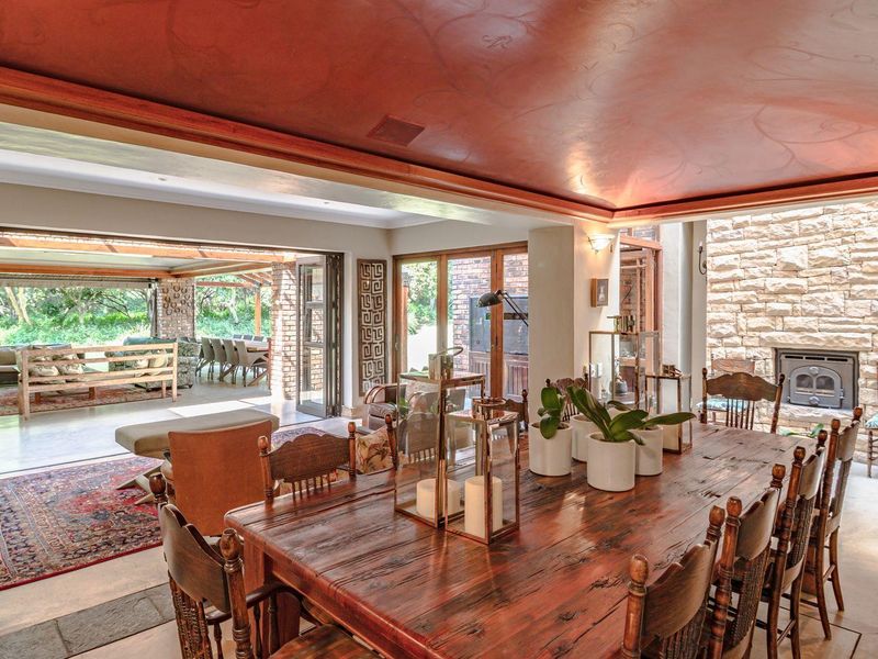 Exceptional Lodge-Style Residence with Cottages - Photo 9