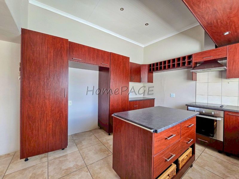 Omaruru:  Very neat 4 Bedr Home close to Town Centre is for Sale - Photo 9