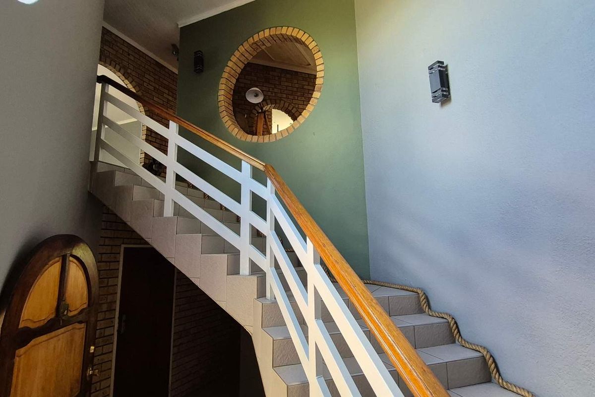 Upper Pellissier, upmarket house for sale - Photo 3