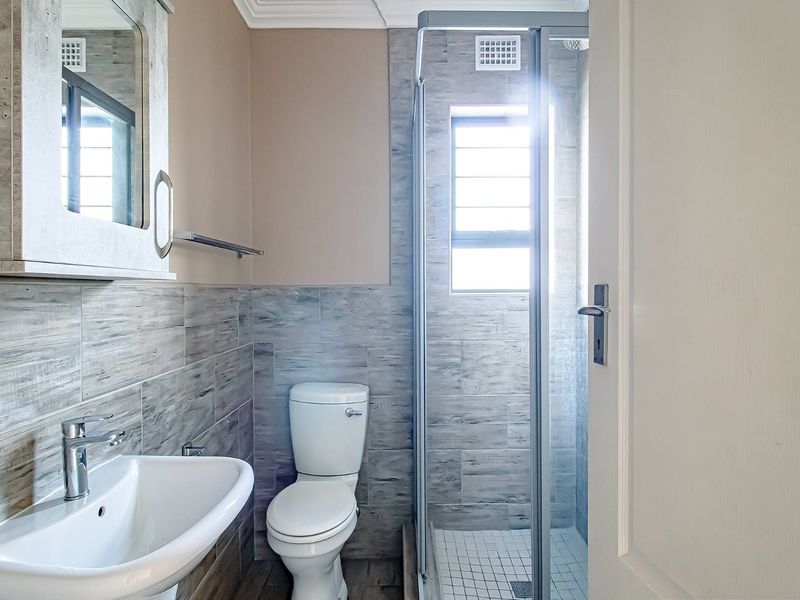 3 bedroom 2 bathroom house - Photo 9