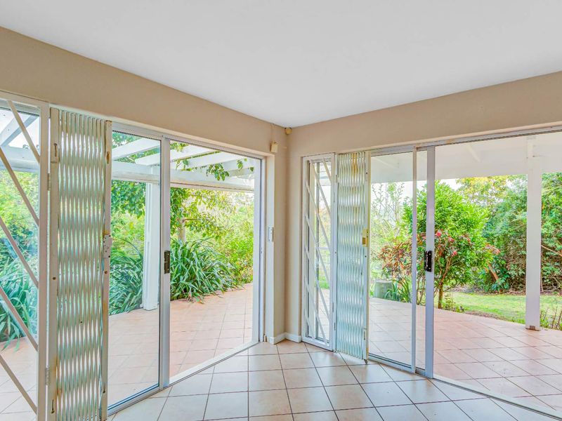 Charming two bedroom Townhouse with lagoon views in secure Knysna Estate - Photo 8