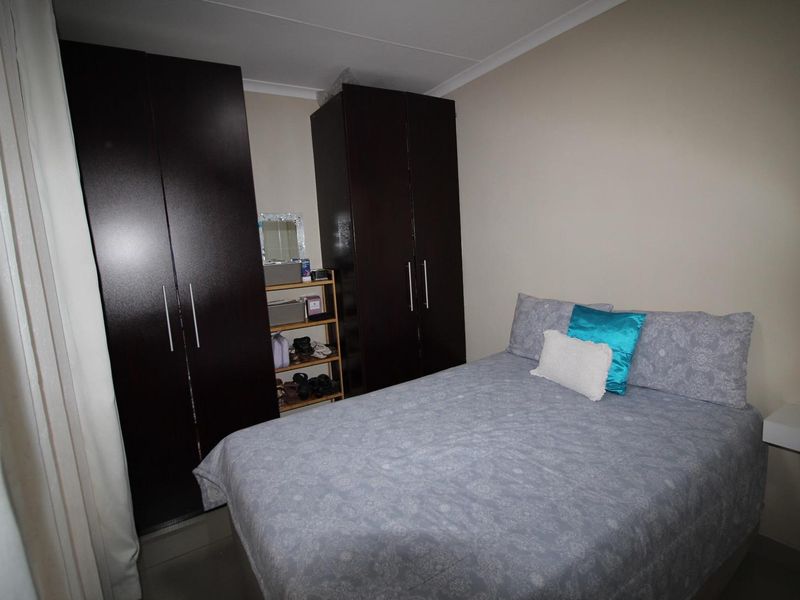 3 bedroom, 3 bathroom - Photo 8