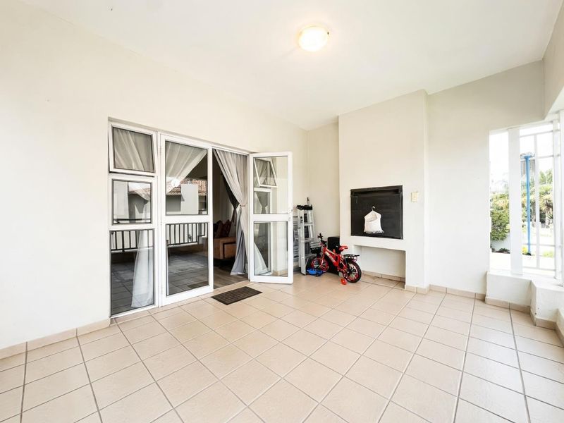 BEAUTIFUL 3 BEDROOM APARTMENT FOR SALE IN PORTLAND PLACE - Photo 7