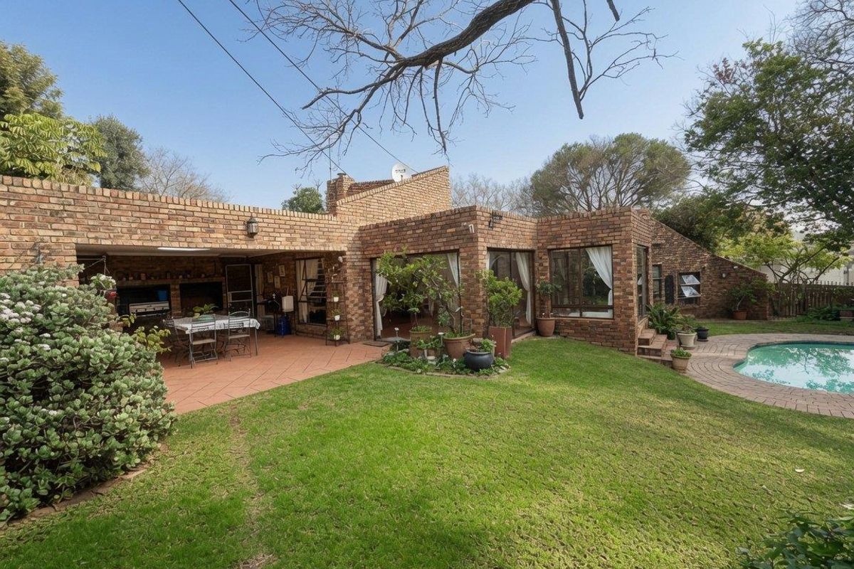 A Home with Heart, Space & Endless Potential in the Prestigious Morningside Manor - Photo 2